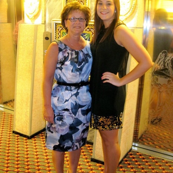 Meet your Posher, Stephanie - Picture 1 of 1